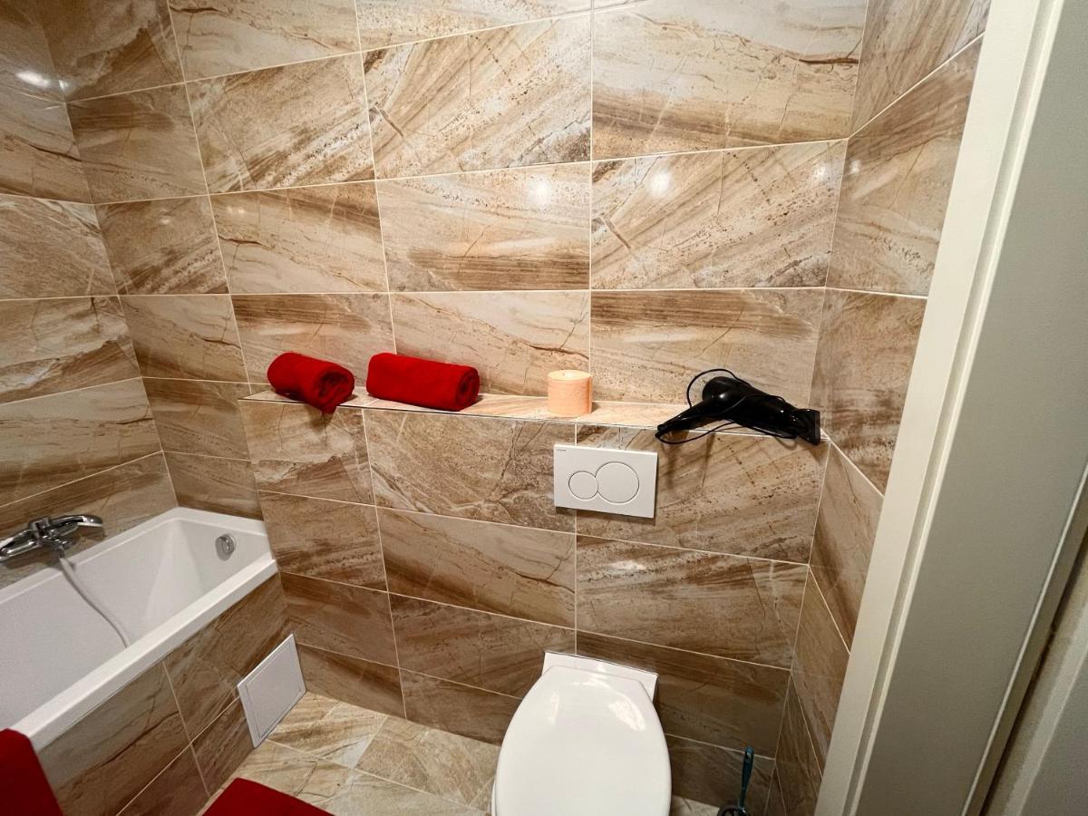 Amazing Apartment Zborovska Praga Esterno foto