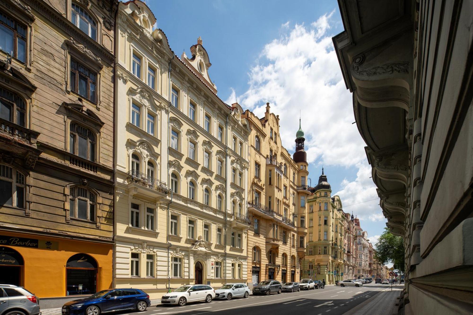 Amazing Apartment Zborovska Praga Esterno foto