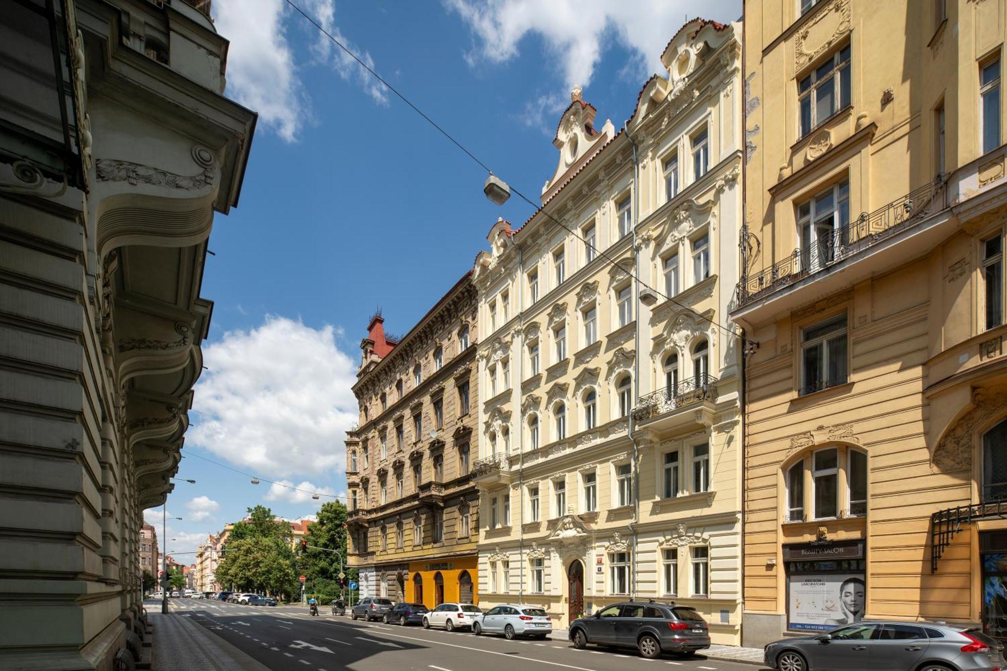 Amazing Apartment Zborovska Praga Esterno foto